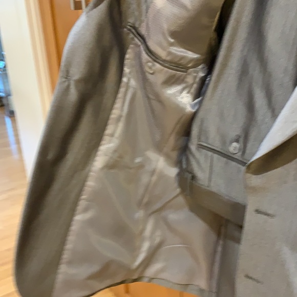 Men’s Le Chateau Premier Class Shiny Slim suit. - Picture 4 of 9